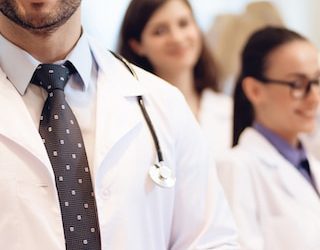Seguro para médicos residentes en España en estancias formativas